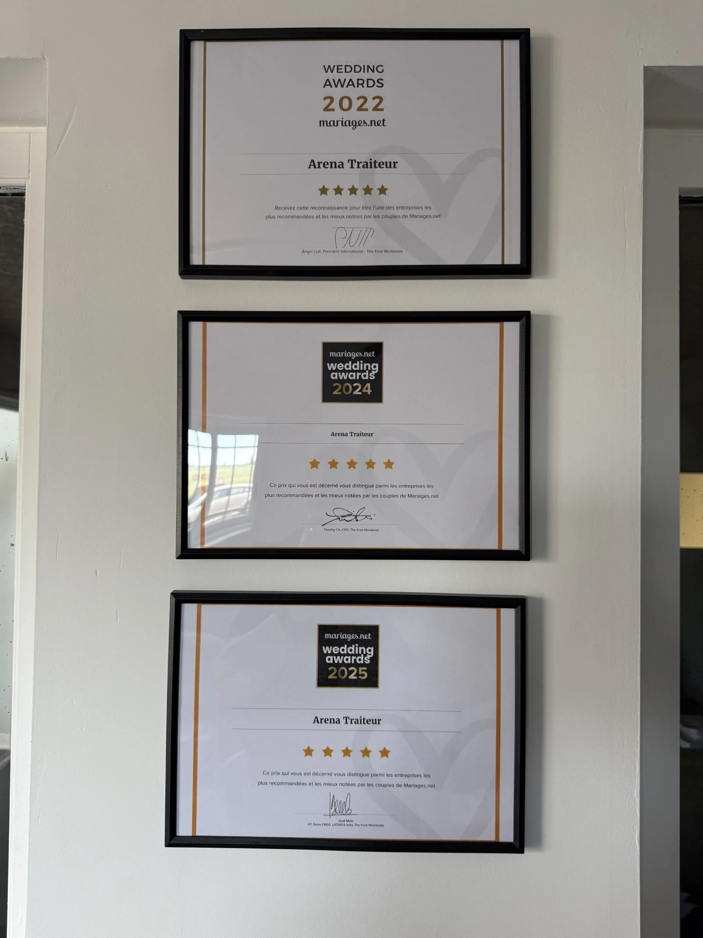 Diplômes Wedding Awards Mariages.net 2022, 2024 et 2025 obtenus par Arena Traiteur