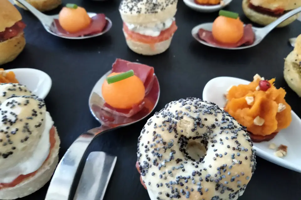 Assortiment de pièces cocktail salées Arena Traiteur